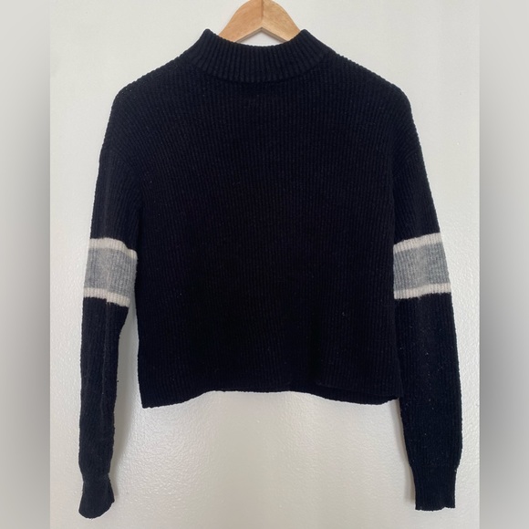 J and J mock neck sweater - black and white color blocking - size S - Picture 4 of 14